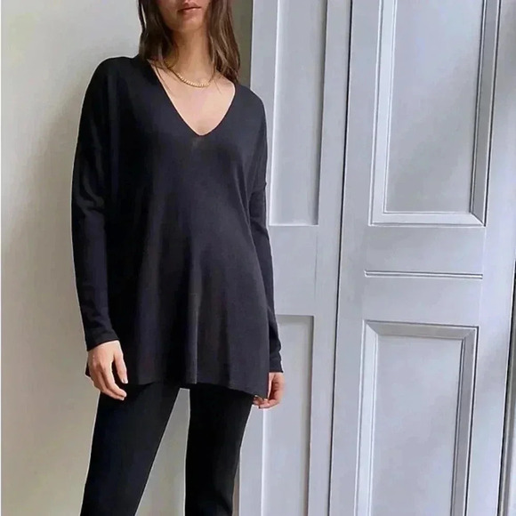 [L]Babaton  LS Tan V Neck Pullover Sweater viscose Blend - Picture 2 of 9